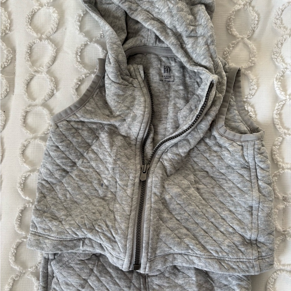 GAP Light Gray Quilted Baby Outfit - Picture 5 of 8